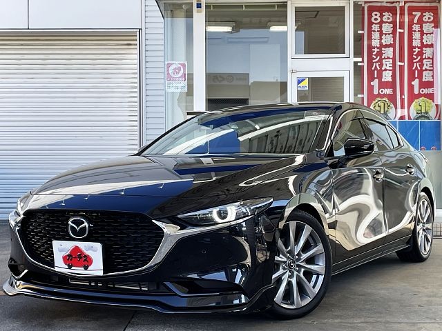 マツダ３セダン